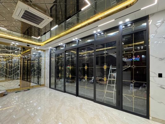 Siêu Phẩm Cửa Trượt Quay Kích Thước Rộng Gần 6m.jpg 02