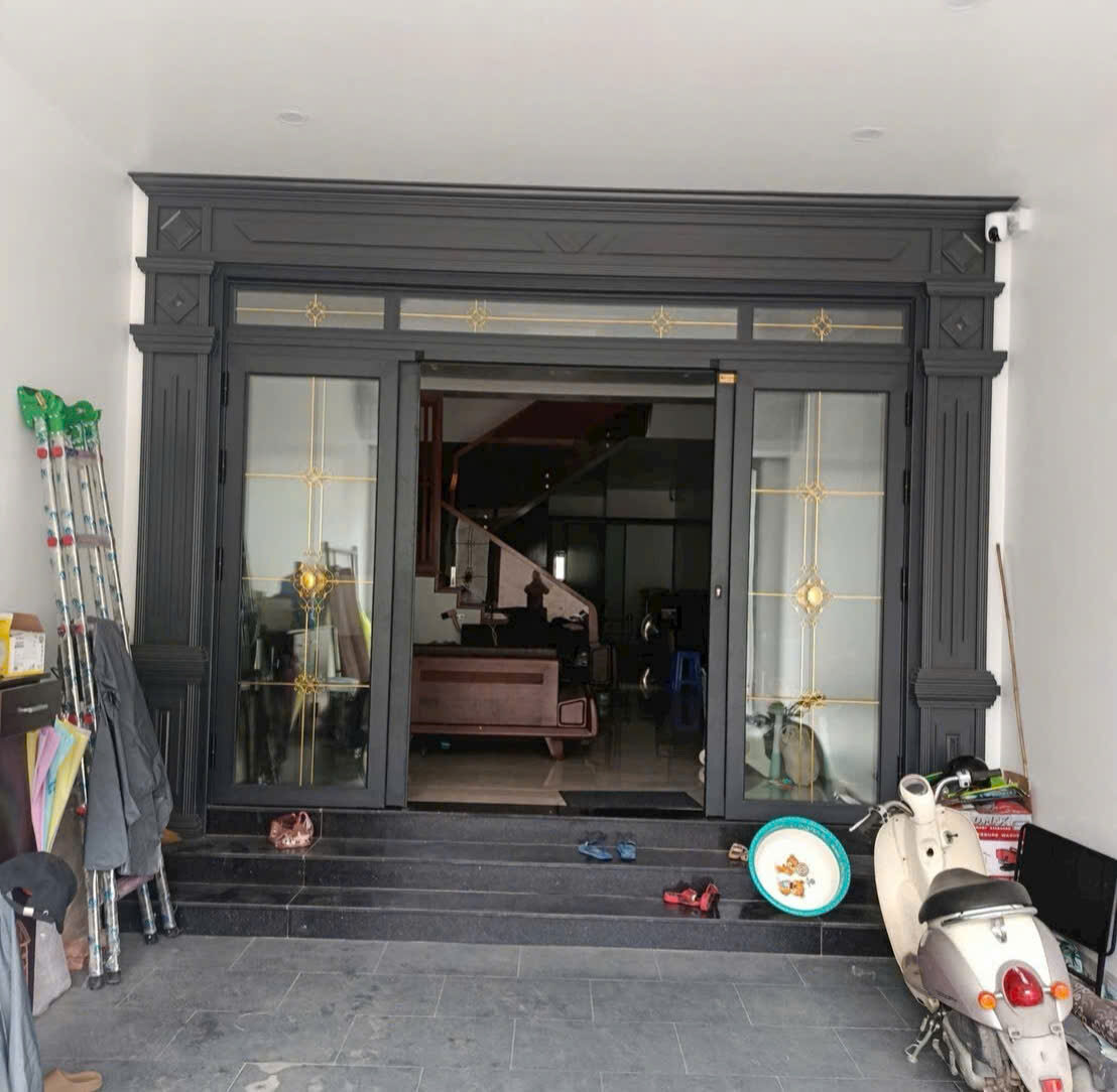 Cửa Bản 120 Hệ Hoàng Gia – Sang Trọng Từng Chi Tiết
