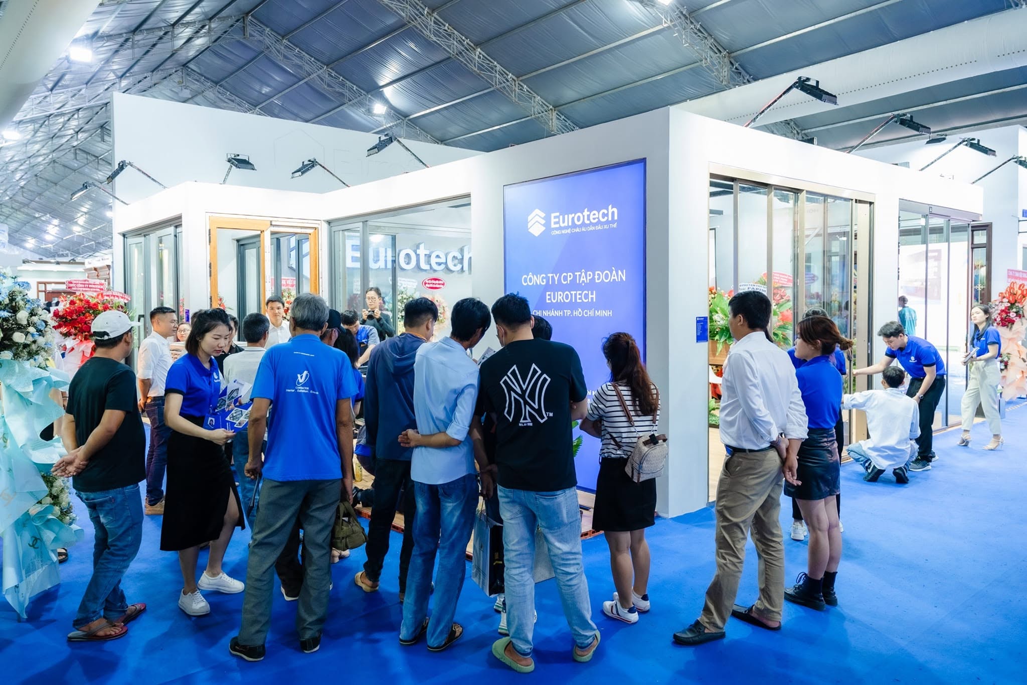 TRIỂN LÃM CỬA TRƯỢT QUAY EUROTECH TẠI VIET BUIL